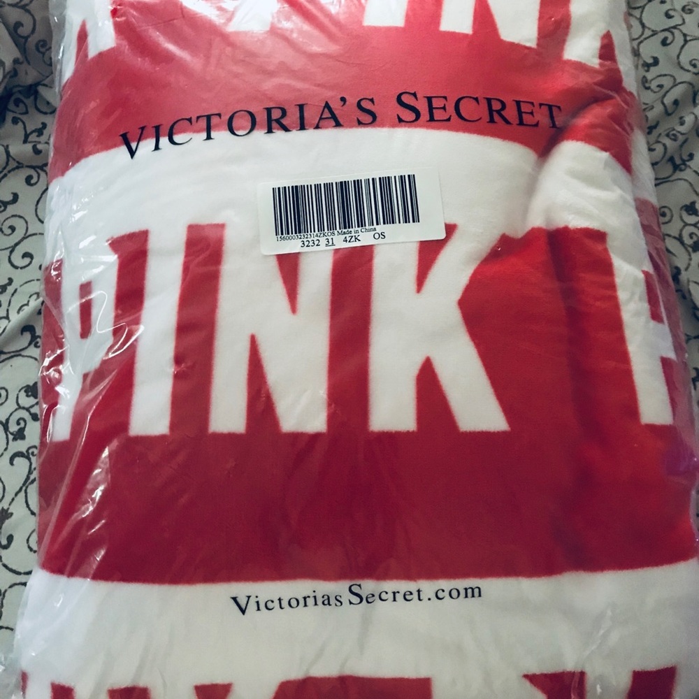 NWT PINK Sherpa Blanket